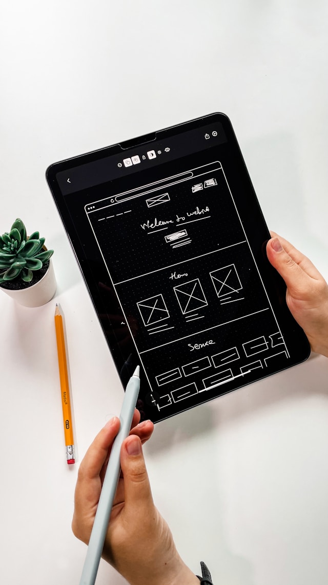 Wireframe-Mockup eines UX-Designs auf einem Tablet