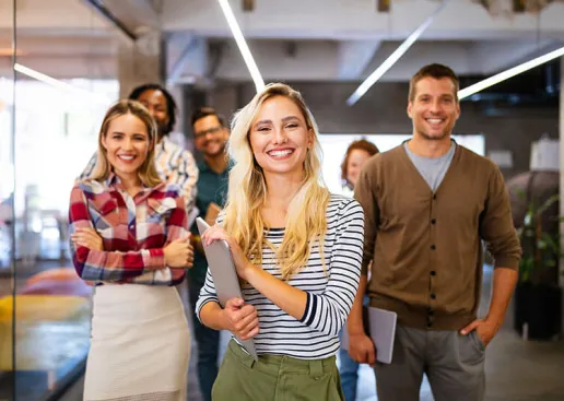 Studentin macht Karriere im Beruf nach Sozialmanagement Master Fernstudium an der PFH